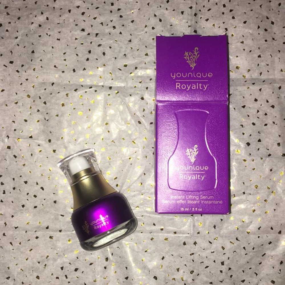 Younique instant lifting serum